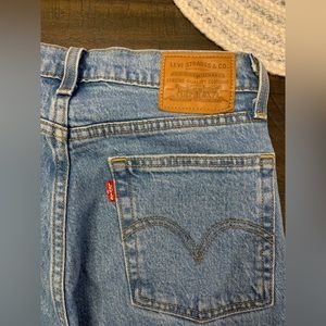 Levi’s Wedgie Jeans size 24